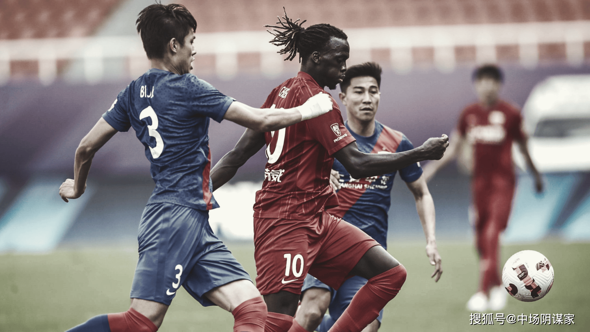 手机游戏-包含中超倒计时，那不勒斯清晨止住颓势，细节引发关注，话题不断，年轻球员得到机会的词条
